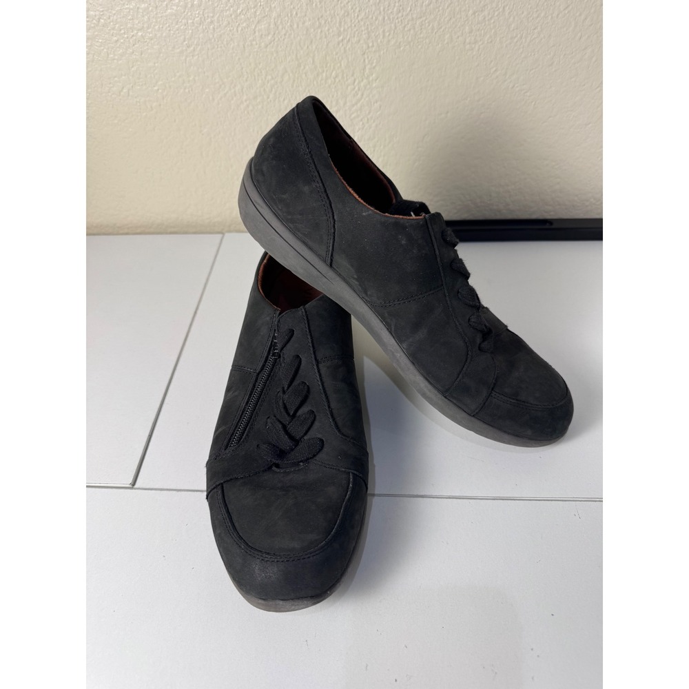 Vionic Abigail Black Suede Sneakers 9.5 Weather Resistant Orthotic Comfort